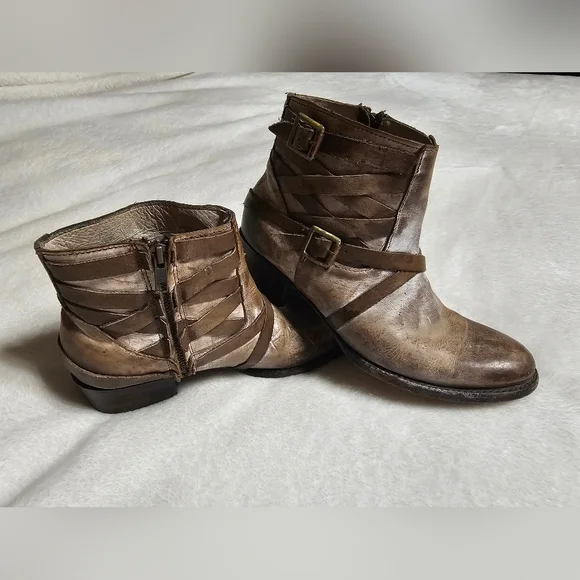Freebird Brown Ankle Boots - Picture 2 of 11